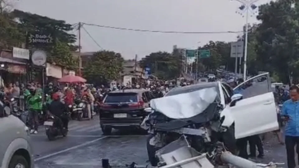 Kecelakaan Mobil Listrik di Kembangan Jakbar Tewaskan Satu Keluarga