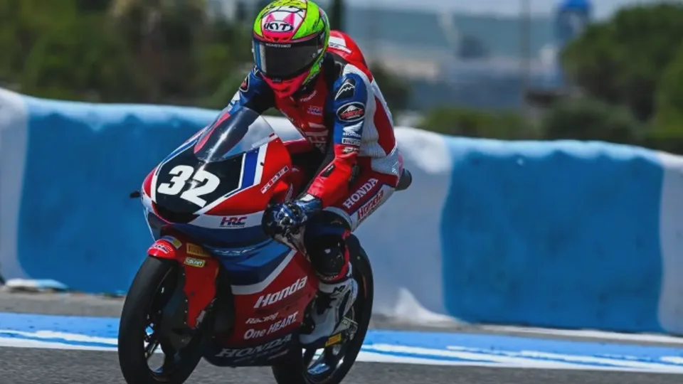 Kiandra Ramadhipa Tampil di Moto3 Junior Valencia, Kokoh di Lima Besar Klasemen