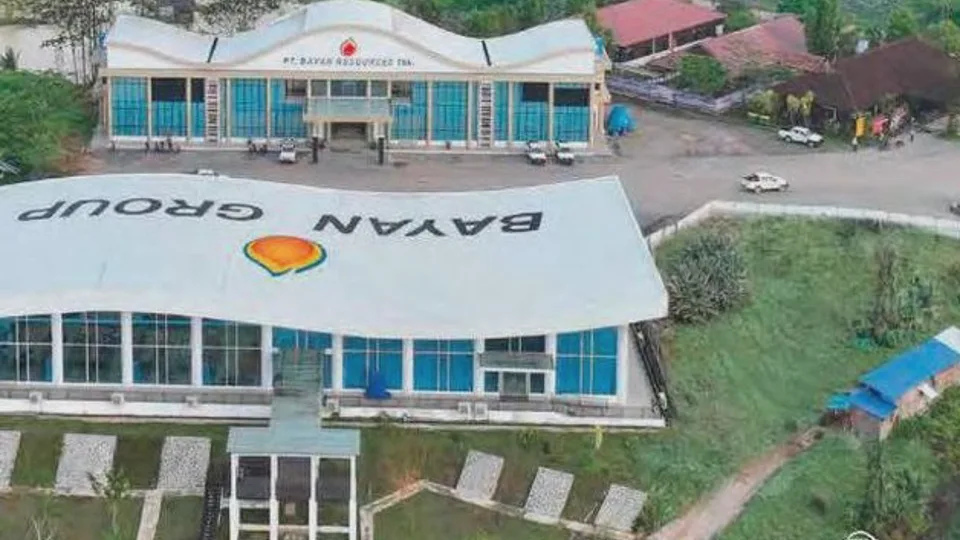 OJK Buka Suara soal Akuisisi 10 Miliar Saham BYAN oleh Haji Isam