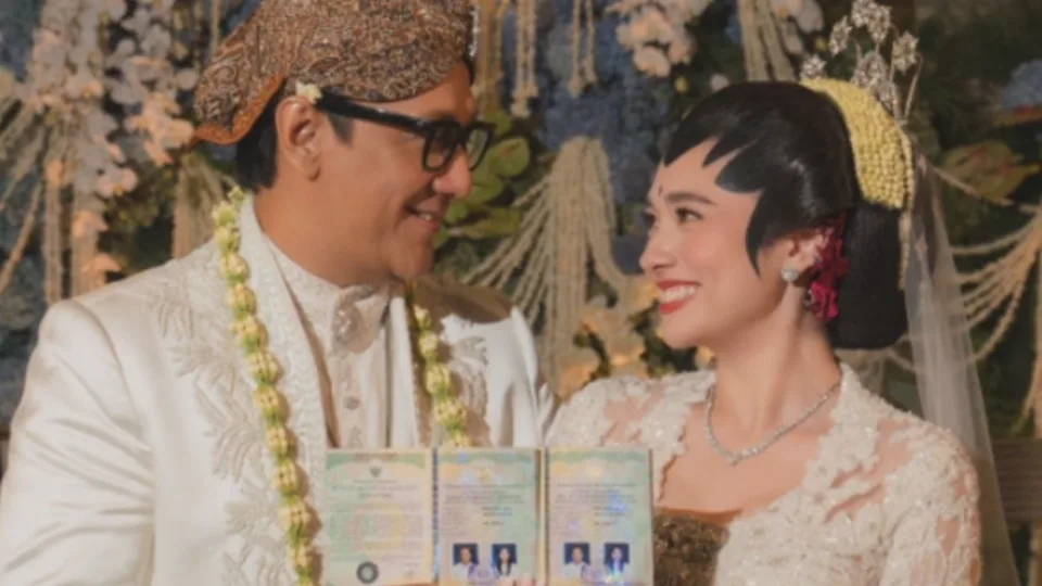Pernikahan Andre Taulany dan Amanda Rigby Digelar Khidmat di Hotel The Dharmawangsa