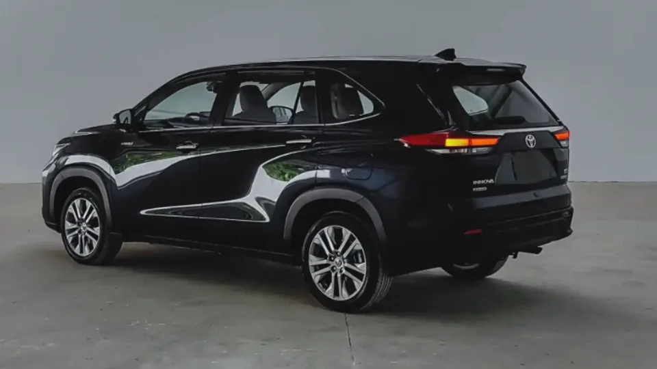 Toyota Innova Zenix Facelift Siap Rilis, Desain Sentuhan SUV Makin Kental